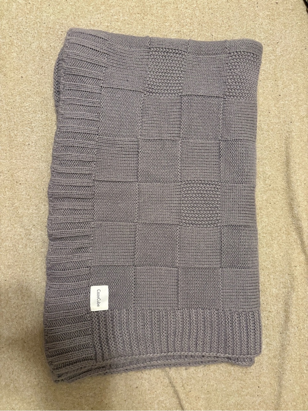 Knit Throw Blanket in Heather Gray